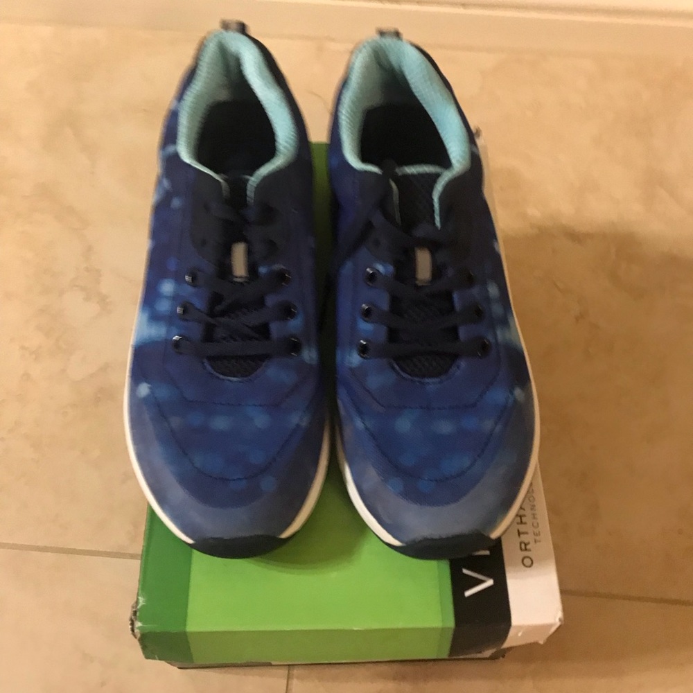 NWB-Vionic Authentic Women Action Tourney Orthotic Shoes -Blue Teal Size 8